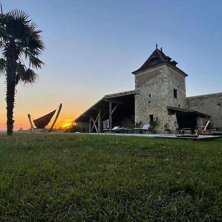 Pigeonnier De Sabaillan Bed & Breakfast Castelnau-d'Arbieu Bagian luar foto