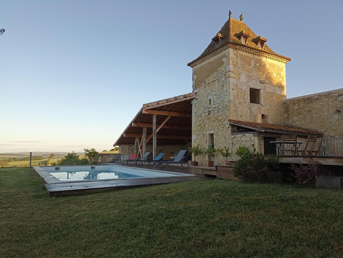 Pigeonnier De Sabaillan Bed & Breakfast Castelnau-d'Arbieu Bagian luar foto