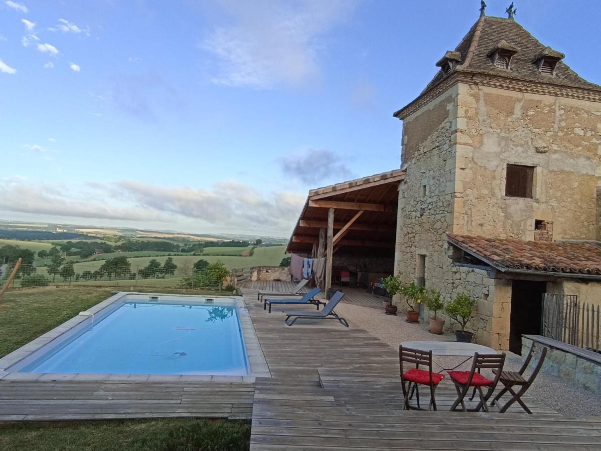 Pigeonnier De Sabaillan Bed & Breakfast Castelnau-d'Arbieu Bagian luar foto